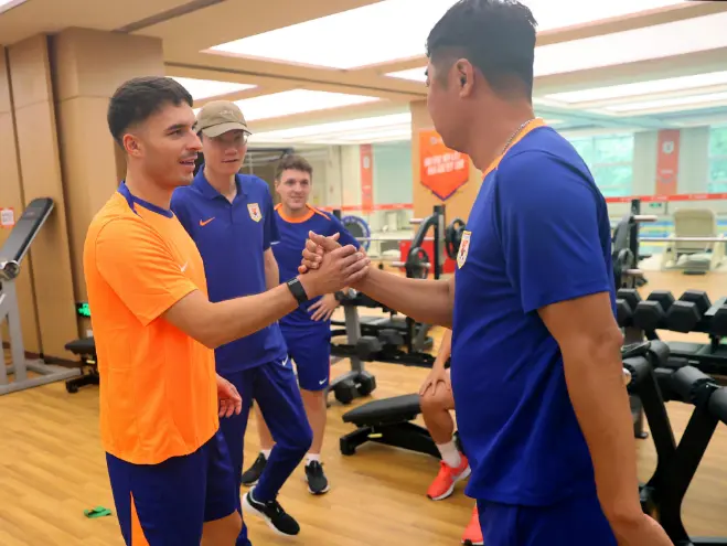 堆财网 22点36分！山东泰山官宣，新外援洛佩斯亮相训练，2个细节引关注