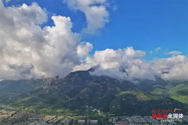 MOM操盘网 泰山云雾缭绕! 雨后泰城美如画!