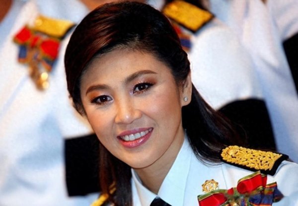 金鼎配资  泰国前总理英拉有多美? 20岁清纯动人成选美冠军, 现58岁风韵犹存