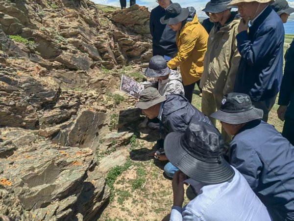 小熊猫配资 青海秦刻石③ | 体现古人选址智慧