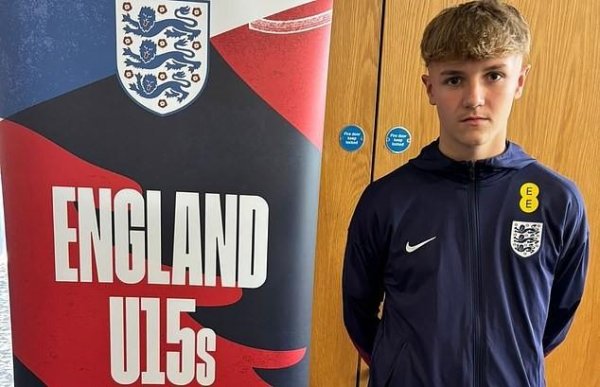 大盈家 邮报：伯明翰力图续约14岁门将新星史密斯，多家英超豪门关注